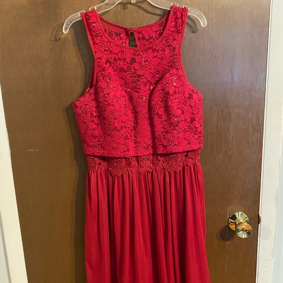 Fancy red dress - Picture 1 of 2